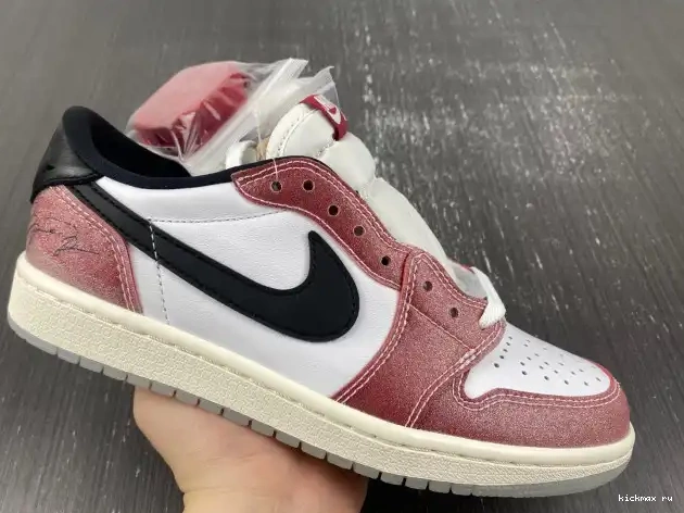 Rep 1 JORDAN X LOW ROOM OG 'RED AIR TROPHY FN0432-017 BLACK' 0502